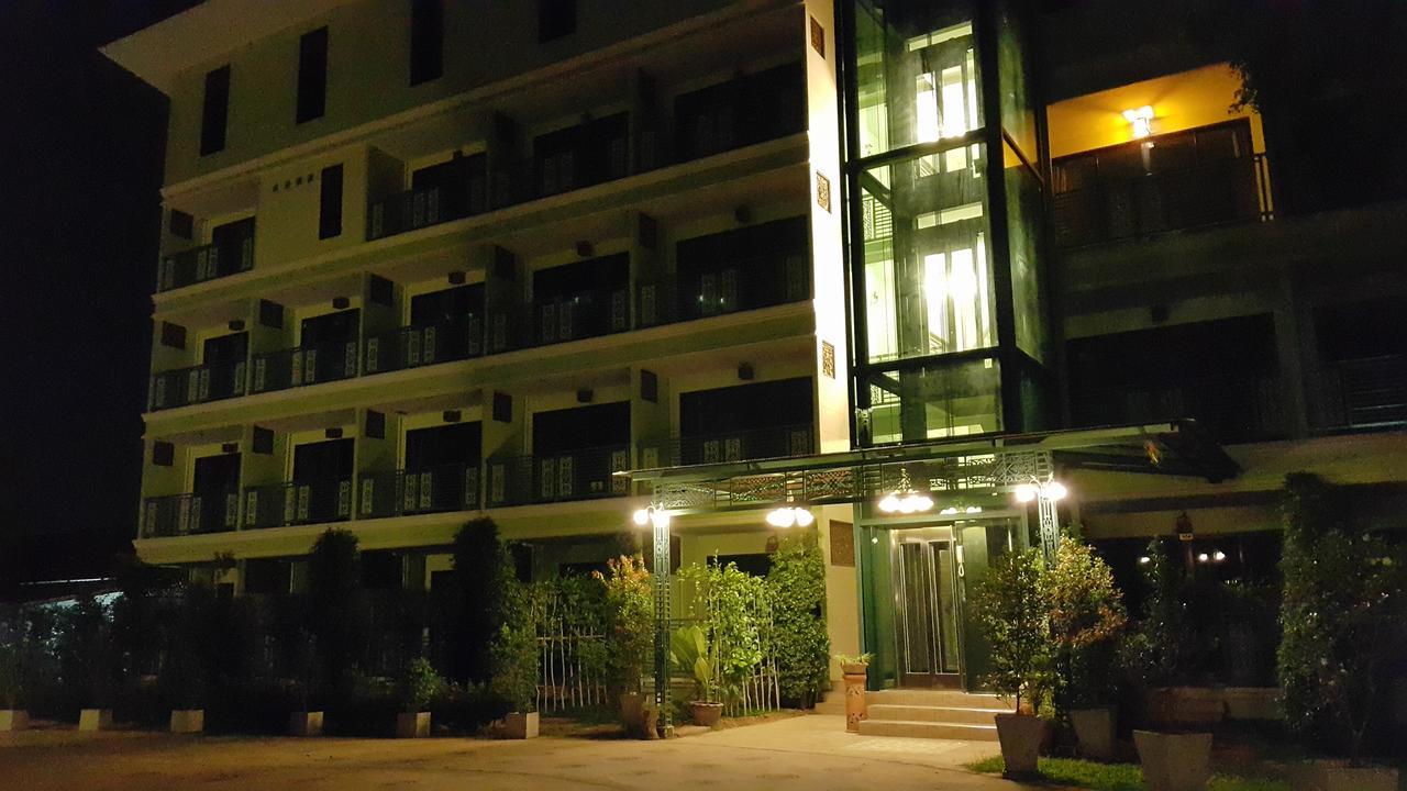 Garden Corner Resort & Hotel 피차눌로크 외부 사진